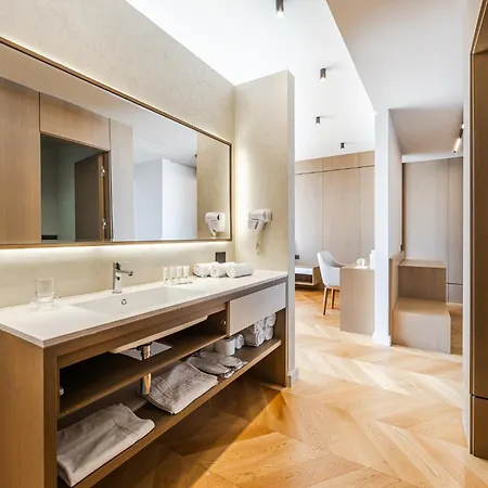 Premium Selection Hotel 4*